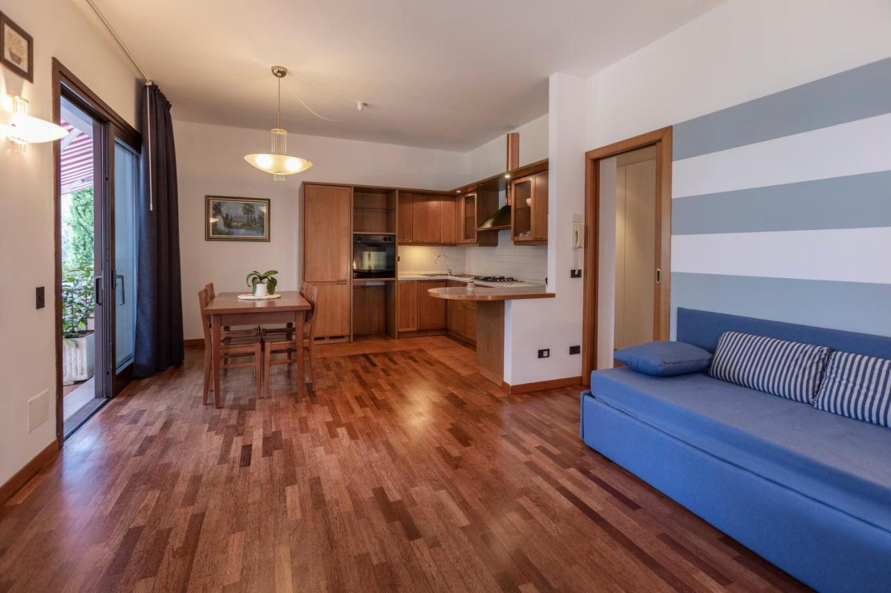 Residence Villa Al Lido เบรนโซเน ซูล การ์ดา ภายนอก รูปภาพ