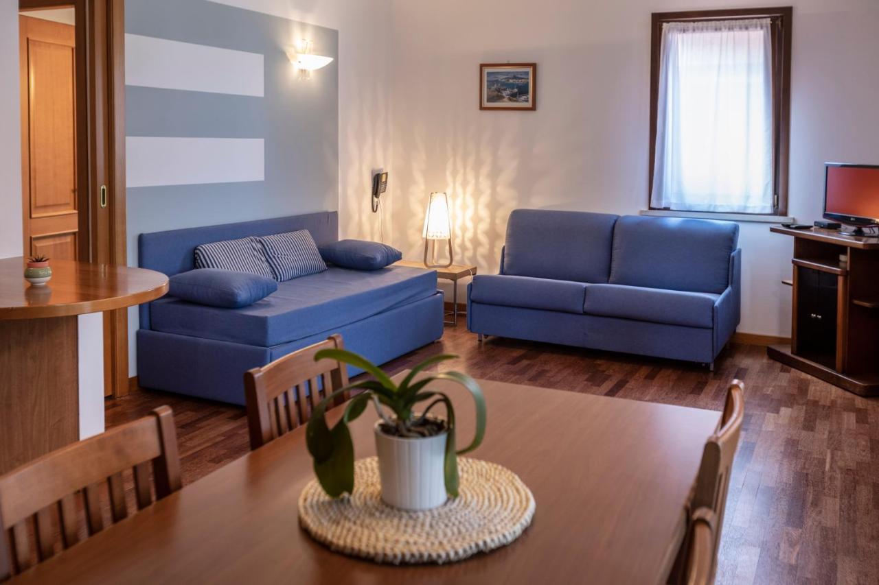 Residence Villa Al Lido เบรนโซเน ซูล การ์ดา ภายนอก รูปภาพ