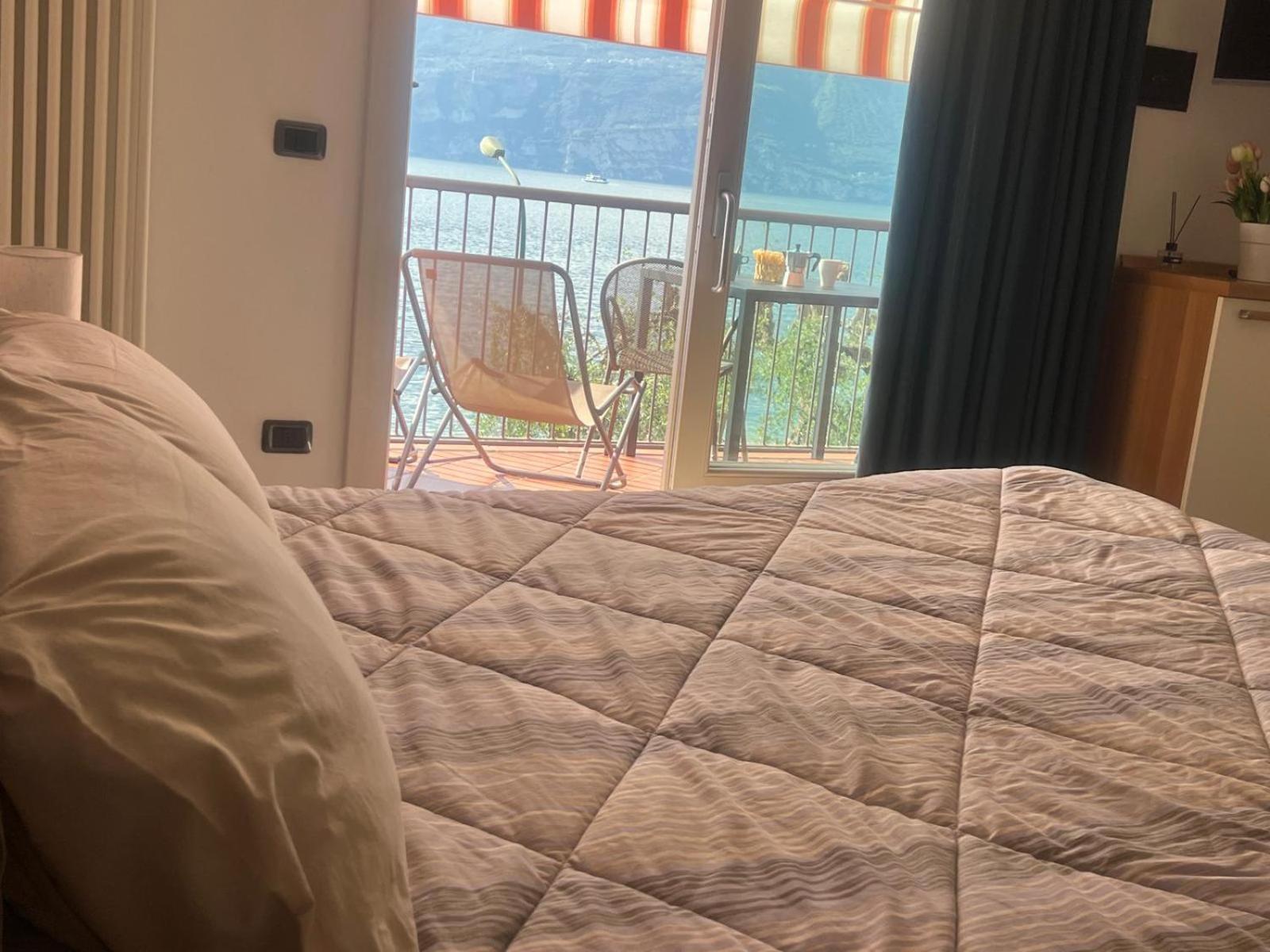 Residence Villa Al Lido เบรนโซเน ซูล การ์ดา ภายนอก รูปภาพ